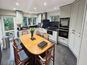 Kitchen Breakfast Room- click for photo gallery
